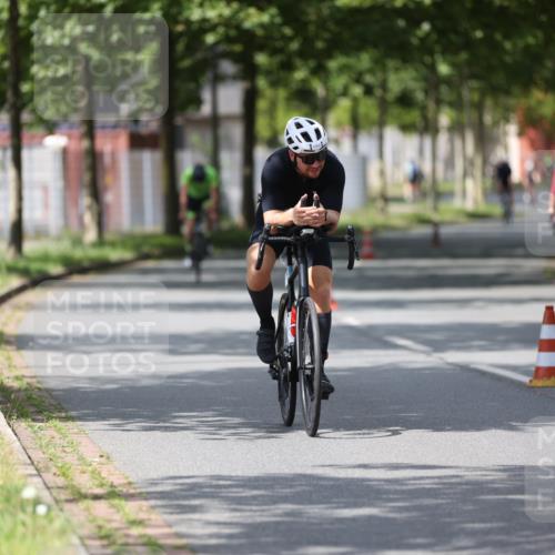 10.08.2025 - GEWOBA Citytriathlon Bremen Yannick Fuchs http://msf.ph/oto/8560602 10.08.2025 12:43:01 Radfahren 612, 628, 644, 677, 684, 710, 846, 850, 871, 889, 909 meine-sportfotos.de
