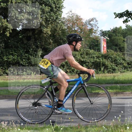 10.08.2025 - GEWOBA Citytriathlon Bremen Yannick Fuchs http://msf.ph/oto/8560603 10.08.2025 10:38:39 Radfahren 31, 63, 119, 163, 211, 429, 443, 463, 475, 506, 513 meine-sportfotos.de
