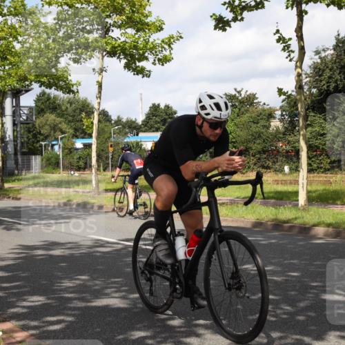 10.08.2025 - GEWOBA Citytriathlon Bremen Yannick Fuchs http://msf.ph/oto/8560606 10.08.2025 12:08:53 Radfahren 619, 677, 684, 727, 850, 883 meine-sportfotos.de