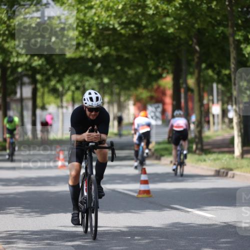 10.08.2025 - GEWOBA Citytriathlon Bremen Yannick Fuchs http://msf.ph/oto/8560610 10.08.2025 12:43:01 Radfahren 612, 628, 644, 677, 684, 710, 846, 850, 871, 889, 909 meine-sportfotos.de