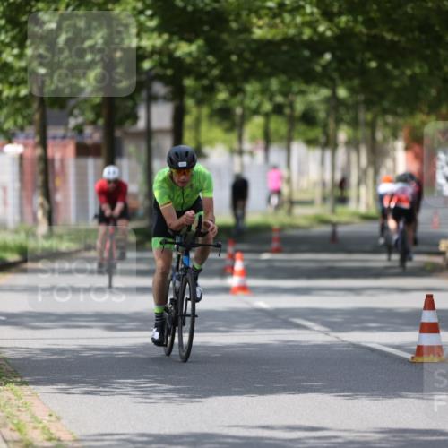 10.08.2025 - GEWOBA Citytriathlon Bremen Yannick Fuchs http://msf.ph/oto/8560625 10.08.2025 12:43:04 Radfahren 612, 628, 644, 677, 684, 710, 846, 850, 871, 889, 945 meine-sportfotos.de