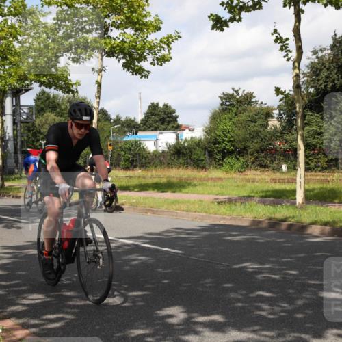 10.08.2025 - GEWOBA Citytriathlon Bremen Yannick Fuchs http://msf.ph/oto/8560626 10.08.2025 12:09:04 Radfahren 619, 684, 727, 731, 779, 850, 871, 890 meine-sportfotos.de