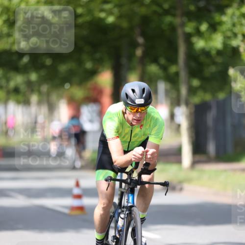 10.08.2025 - GEWOBA Citytriathlon Bremen Yannick Fuchs http://msf.ph/oto/8560645 10.08.2025 12:43:05 Radfahren 612, 628, 644, 677, 684, 710, 846, 871, 889, 945 meine-sportfotos.de