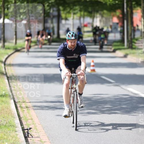 10.08.2025 - GEWOBA Citytriathlon Bremen Yannick Fuchs http://msf.ph/oto/8560646 10.08.2025 14:20:01 Radfahren 18, 36, 130, 195, 238, 256, 257 meine-sportfotos.de
