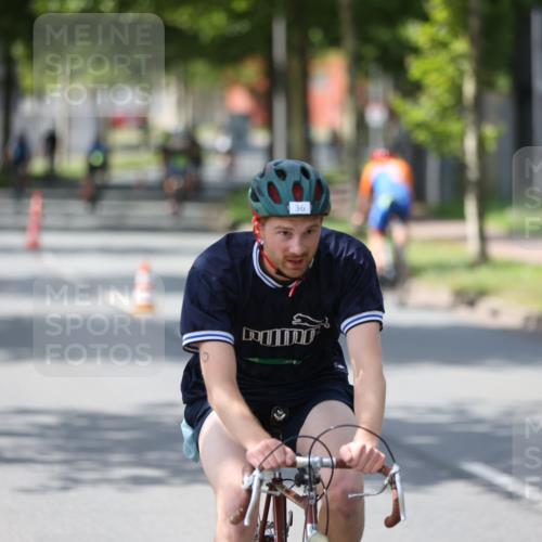 10.08.2025 - GEWOBA Citytriathlon Bremen Yannick Fuchs http://msf.ph/oto/8560652 10.08.2025 14:20:02 Radfahren 18, 36, 130, 195, 238, 256, 257 meine-sportfotos.de