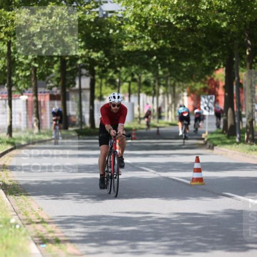 10.08.2025 - GEWOBA Citytriathlon Bremen Yannick Fuchs http://msf.ph/oto/8560653 10.08.2025 12:43:06 Radfahren 612, 628, 644, 677, 684, 710, 846, 871, 889, 945 meine-sportfotos.de