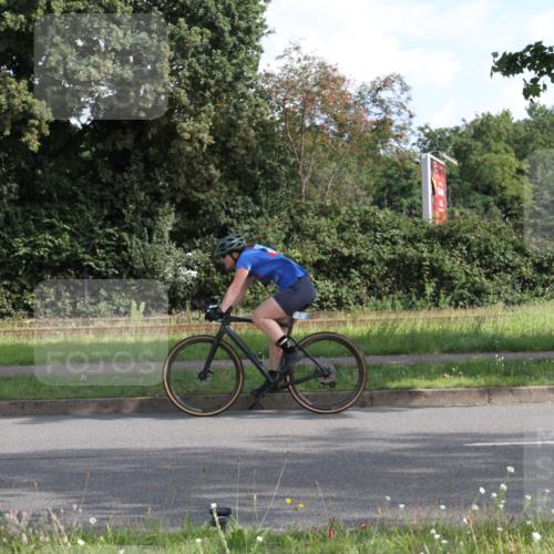 10.08.2025 - GEWOBA Citytriathlon Bremen Yannick Fuchs http://msf.ph/oto/8560669 10.08.2025 10:38:43 Radfahren 31, 63, 119, 163, 211, 429, 443, 475, 506, 513 meine-sportfotos.de