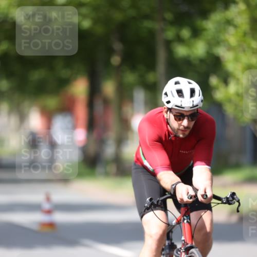 10.08.2025 - GEWOBA Citytriathlon Bremen Yannick Fuchs http://msf.ph/oto/8560672 10.08.2025 12:43:08 Radfahren 612, 628, 644, 677, 684, 710, 846, 871, 889, 945, 964 meine-sportfotos.de