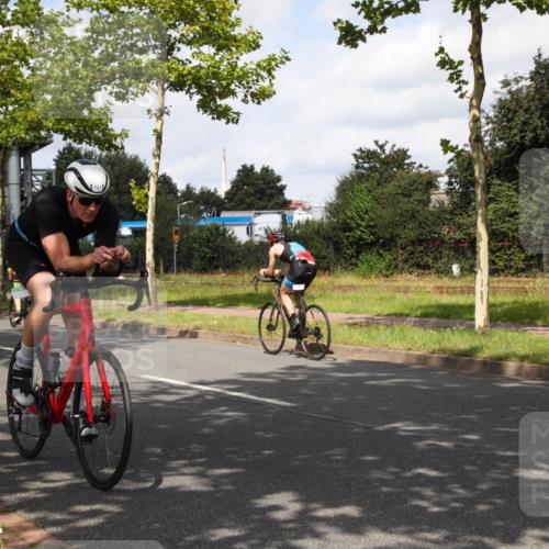 10.08.2025 - GEWOBA Citytriathlon Bremen Yannick Fuchs http://msf.ph/oto/8560674 10.08.2025 12:09:41 Radfahren 586, 674, 688, 697, 703, 849 meine-sportfotos.de