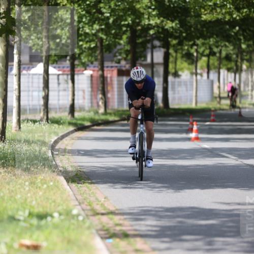 10.08.2025 - GEWOBA Citytriathlon Bremen Yannick Fuchs http://msf.ph/oto/8560678 10.08.2025 12:43:10 Radfahren 612, 628, 677, 684, 710, 871, 885, 889, 945, 964 meine-sportfotos.de
