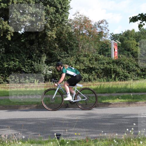 10.08.2025 - GEWOBA Citytriathlon Bremen Yannick Fuchs http://msf.ph/oto/8560680 10.08.2025 10:38:45 Radfahren 31, 63, 119, 163, 211, 429, 443, 506, 513 meine-sportfotos.de