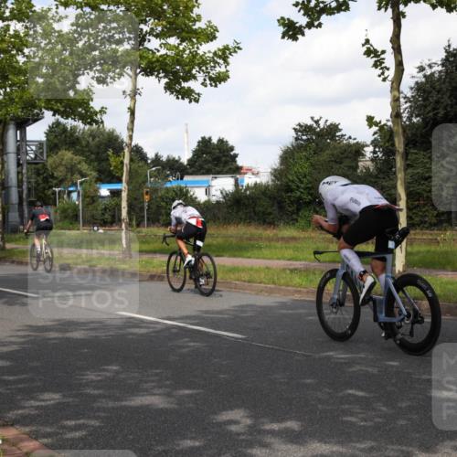 10.08.2025 - GEWOBA Citytriathlon Bremen Yannick Fuchs http://msf.ph/oto/8560684 10.08.2025 12:09:44 Radfahren 586, 674, 688, 697, 703, 732, 830, 849 meine-sportfotos.de