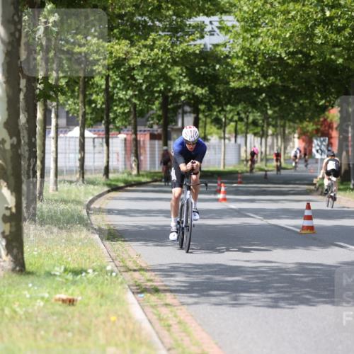 10.08.2025 - GEWOBA Citytriathlon Bremen Yannick Fuchs http://msf.ph/oto/8560687 10.08.2025 12:43:10 Radfahren 612, 628, 677, 684, 710, 871, 885, 889, 945, 964 meine-sportfotos.de
