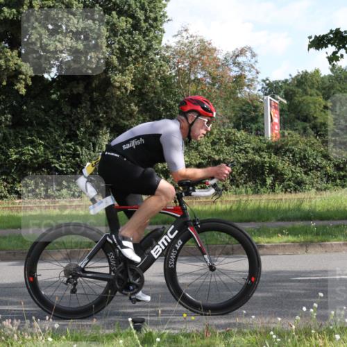 10.08.2025 - GEWOBA Citytriathlon Bremen Yannick Fuchs http://msf.ph/oto/8560689 10.08.2025 10:38:46 Radfahren 31, 63, 119, 163, 417, 429, 443, 506, 513 meine-sportfotos.de