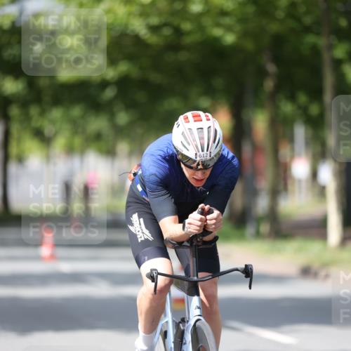 10.08.2025 - GEWOBA Citytriathlon Bremen Yannick Fuchs http://msf.ph/oto/8560693 10.08.2025 12:43:11 Radfahren 612, 628, 677, 684, 710, 871, 885, 889, 945, 964, 1038 meine-sportfotos.de