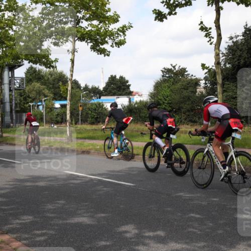 10.08.2025 - GEWOBA Citytriathlon Bremen Yannick Fuchs http://msf.ph/oto/8560694 10.08.2025 12:09:45 Radfahren 586, 628, 674, 688, 697, 703, 732, 830, 849 meine-sportfotos.de