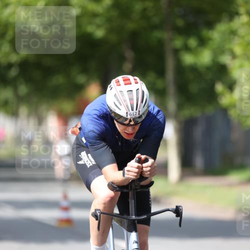 10.08.2025 - GEWOBA Citytriathlon Bremen Yannick Fuchs http://msf.ph/oto/8560696 10.08.2025 12:43:11 Radfahren 612, 628, 677, 684, 710, 871, 885, 889, 945, 964, 1038 meine-sportfotos.de