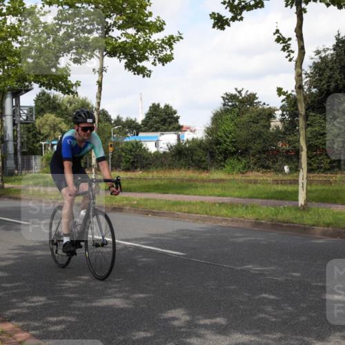 10.08.2025 - GEWOBA Citytriathlon Bremen Yannick Fuchs http://msf.ph/oto/8560701 10.08.2025 12:09:47 Radfahren 586, 628, 674, 688, 697, 703, 732, 830, 849 meine-sportfotos.de