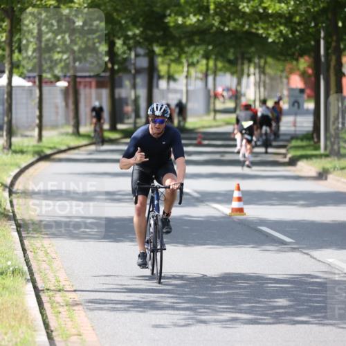 10.08.2025 - GEWOBA Citytriathlon Bremen Yannick Fuchs http://msf.ph/oto/8560709 10.08.2025 14:20:10 Radfahren 18, 29, 36, 52, 130, 195, 197, 238, 256, 257 meine-sportfotos.de