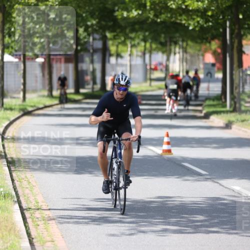 10.08.2025 - GEWOBA Citytriathlon Bremen Yannick Fuchs http://msf.ph/oto/8560714 10.08.2025 14:20:10 Radfahren 18, 29, 36, 52, 130, 195, 197, 238, 256, 257 meine-sportfotos.de