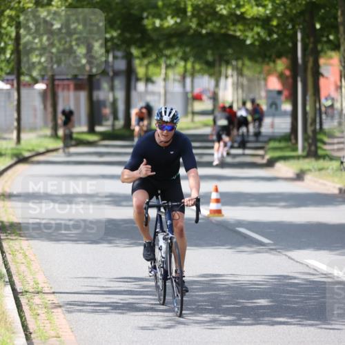 10.08.2025 - GEWOBA Citytriathlon Bremen Yannick Fuchs http://msf.ph/oto/8560720 10.08.2025 14:20:10 Radfahren 18, 29, 36, 52, 130, 195, 197, 238, 256, 257 meine-sportfotos.de