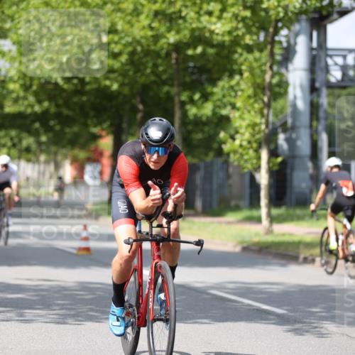 10.08.2025 - GEWOBA Citytriathlon Bremen Yannick Fuchs http://msf.ph/oto/8560723 10.08.2025 12:43:19 Radfahren 612, 646, 677, 885, 889, 945, 964, 1038 meine-sportfotos.de