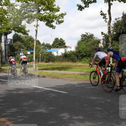 10.08.2025 - GEWOBA Citytriathlon Bremen Yannick Fuchs http://msf.ph/oto/8560724 10.08.2025 12:09:53 Radfahren 586, 607, 628, 688, 697, 703, 732, 830, 849 meine-sportfotos.de