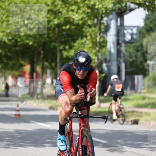 10.08.2025 - GEWOBA Citytriathlon Bremen Yannick Fuchs http://msf.ph/oto/8560727 10.08.2025 12:43:19 Radfahren 612, 646, 677, 885, 889, 945, 964, 1038 meine-sportfotos.de