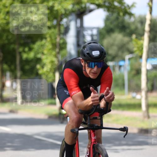 10.08.2025 - GEWOBA Citytriathlon Bremen Yannick Fuchs http://msf.ph/oto/8560730 10.08.2025 12:43:19 Radfahren 612, 646, 677, 885, 889, 945, 964, 1038 meine-sportfotos.de