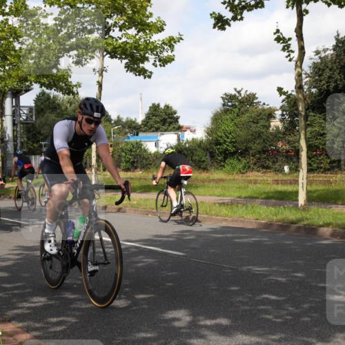 10.08.2025 - GEWOBA Citytriathlon Bremen Yannick Fuchs http://msf.ph/oto/8560731 10.08.2025 12:09:54 Radfahren 586, 607, 628, 688, 697, 703, 732, 830, 849 meine-sportfotos.de