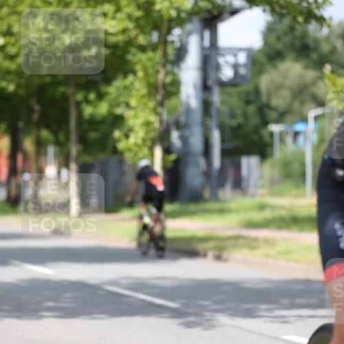 10.08.2025 - GEWOBA Citytriathlon Bremen Yannick Fuchs http://msf.ph/oto/8560733 10.08.2025 12:43:19 Radfahren 612, 646, 677, 885, 889, 945, 964, 1038 meine-sportfotos.de