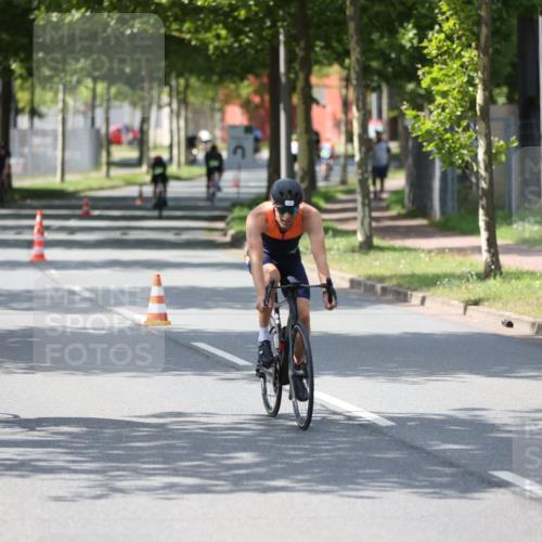 10.08.2025 - GEWOBA Citytriathlon Bremen Yannick Fuchs http://msf.ph/oto/8560748 10.08.2025 14:20:15 Radfahren 18, 29, 52, 130, 195, 197, 238, 256, 257 meine-sportfotos.de