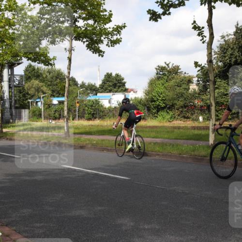 10.08.2025 - GEWOBA Citytriathlon Bremen Yannick Fuchs http://msf.ph/oto/8560776 10.08.2025 12:10:13 Radfahren 607, 710, 1024 meine-sportfotos.de