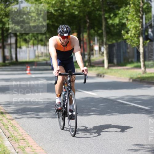 10.08.2025 - GEWOBA Citytriathlon Bremen Yannick Fuchs http://msf.ph/oto/8560781 10.08.2025 12:43:23 Radfahren 612, 646, 835, 885, 945, 955, 964, 1038 meine-sportfotos.de