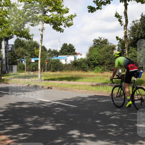 10.08.2025 - GEWOBA Citytriathlon Bremen Yannick Fuchs http://msf.ph/oto/8560782 10.08.2025 12:10:19 Radfahren 647, 710, 889, 1024 meine-sportfotos.de