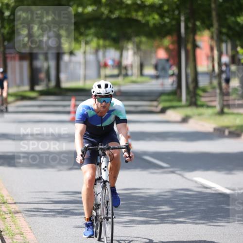 10.08.2025 - GEWOBA Citytriathlon Bremen Yannick Fuchs http://msf.ph/oto/8560785 10.08.2025 14:20:19 Radfahren 18, 29, 35, 52, 80, 130, 197, 238, 256, 257 meine-sportfotos.de