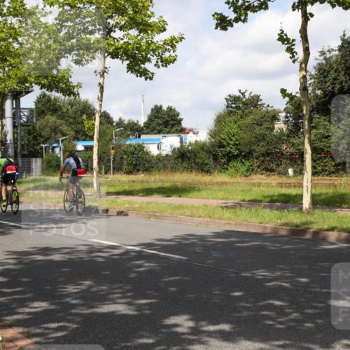10.08.2025 - GEWOBA Citytriathlon Bremen Yannick Fuchs http://msf.ph/oto/8560786 10.08.2025 12:10:20 Radfahren 647, 710, 889, 1024 meine-sportfotos.de
