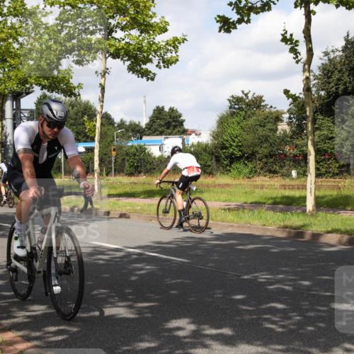 10.08.2025 - GEWOBA Citytriathlon Bremen Yannick Fuchs http://msf.ph/oto/8560789 10.08.2025 12:10:21 Radfahren 647, 710, 730, 889, 1024 meine-sportfotos.de