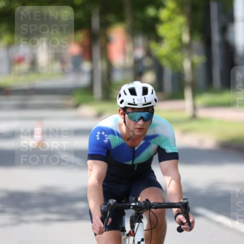 10.08.2025 - GEWOBA Citytriathlon Bremen Yannick Fuchs http://msf.ph/oto/8560791 10.08.2025 14:20:20 Radfahren 28, 29, 35, 52, 80, 130, 197, 238, 256, 257 meine-sportfotos.de