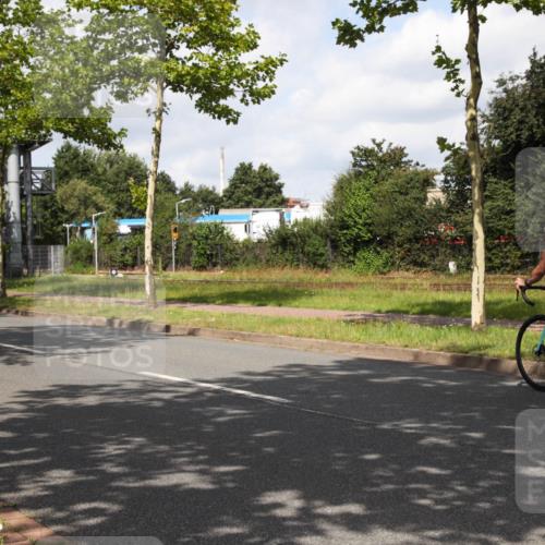 10.08.2025 - GEWOBA Citytriathlon Bremen Yannick Fuchs http://msf.ph/oto/8560792 10.08.2025 12:10:27 Radfahren 644, 647, 656, 710, 730, 755, 889, 1014 meine-sportfotos.de