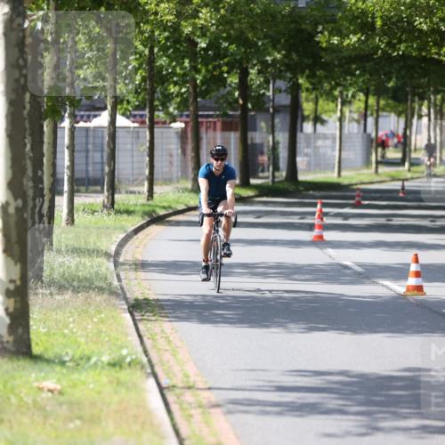 10.08.2025 - GEWOBA Citytriathlon Bremen Yannick Fuchs http://msf.ph/oto/8560795 10.08.2025 14:20:22 Radfahren 28, 29, 35, 52, 67, 80, 197 meine-sportfotos.de