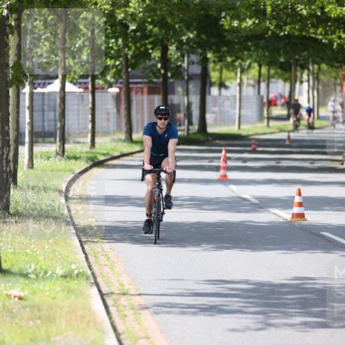10.08.2025 - GEWOBA Citytriathlon Bremen Yannick Fuchs http://msf.ph/oto/8560800 10.08.2025 14:20:22 Radfahren 28, 29, 35, 52, 67, 80, 197 meine-sportfotos.de