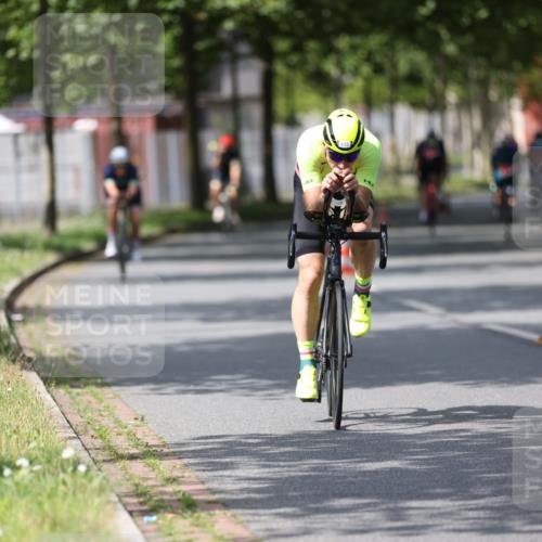 10.08.2025 - GEWOBA Citytriathlon Bremen Yannick Fuchs http://msf.ph/oto/8560801 10.08.2025 12:43:32 Radfahren 646, 835, 837, 842, 885, 925, 955, 964, 1038 meine-sportfotos.de