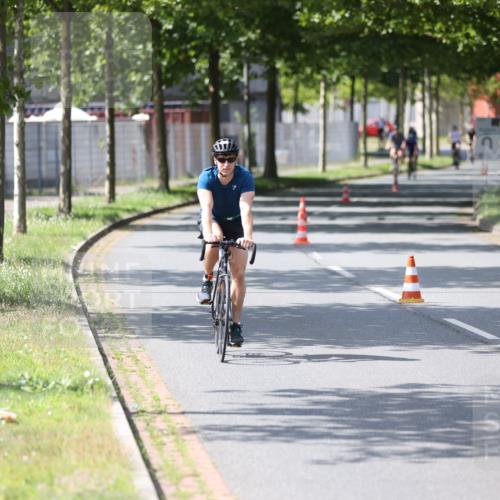 10.08.2025 - GEWOBA Citytriathlon Bremen Yannick Fuchs http://msf.ph/oto/8560807 10.08.2025 14:20:23 Radfahren 28, 29, 35, 52, 67, 80, 197 meine-sportfotos.de