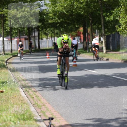 10.08.2025 - GEWOBA Citytriathlon Bremen Yannick Fuchs http://msf.ph/oto/8560812 10.08.2025 12:43:33 Radfahren 646, 835, 837, 842, 885, 925, 955, 1038 meine-sportfotos.de