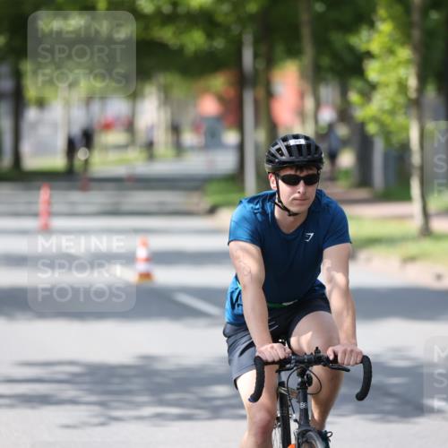 10.08.2025 - GEWOBA Citytriathlon Bremen Yannick Fuchs http://msf.ph/oto/8560824 10.08.2025 14:20:24 Radfahren 28, 29, 35, 52, 67, 80, 197, 274 meine-sportfotos.de