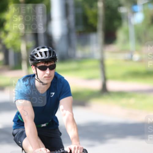 10.08.2025 - GEWOBA Citytriathlon Bremen Yannick Fuchs http://msf.ph/oto/8560830 10.08.2025 14:20:25 Radfahren 28, 29, 35, 52, 67, 80, 197, 274 meine-sportfotos.de
