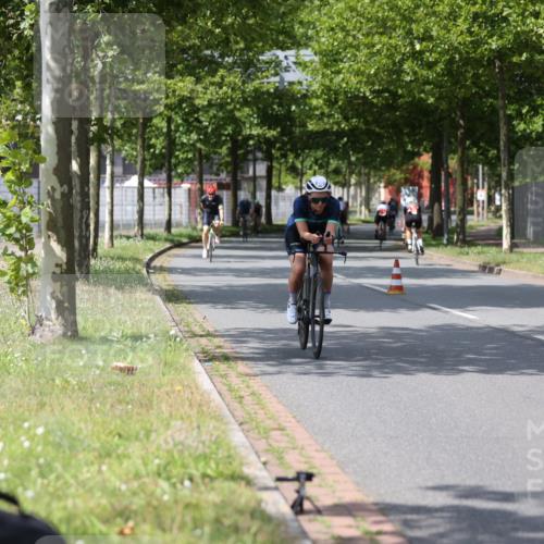 10.08.2025 - GEWOBA Citytriathlon Bremen Yannick Fuchs http://msf.ph/oto/8560832 10.08.2025 12:43:35 Radfahren 646, 835, 837, 842, 925, 955, 1038 meine-sportfotos.de