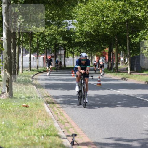 10.08.2025 - GEWOBA Citytriathlon Bremen Yannick Fuchs http://msf.ph/oto/8560836 10.08.2025 12:43:35 Radfahren 646, 835, 837, 842, 925, 955, 1038 meine-sportfotos.de