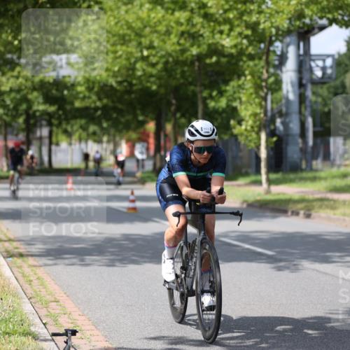 10.08.2025 - GEWOBA Citytriathlon Bremen Yannick Fuchs http://msf.ph/oto/8560839 10.08.2025 12:43:36 Radfahren 646, 835, 837, 842, 907, 925, 955, 1012, 1038 meine-sportfotos.de
